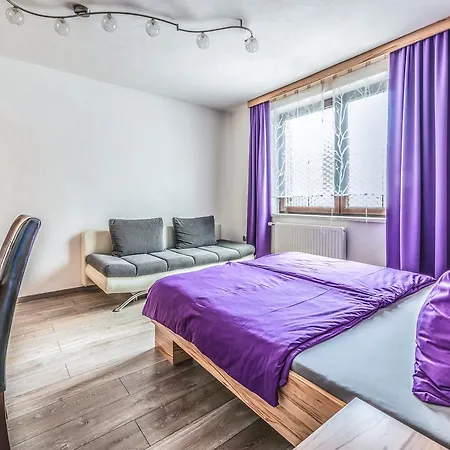 Accommodatie bij particulieren Art-rooms-gästezimmer *
